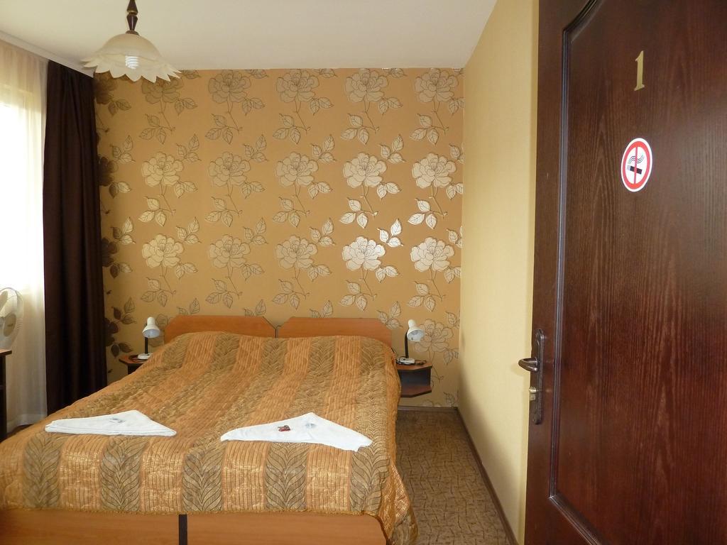 Tarnovski Dom Guest Rooms Veliko Tărnovo Exteriör bild